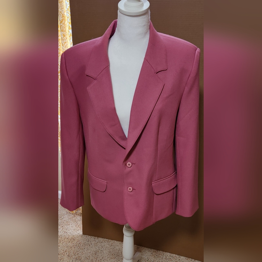 Leslie Fay Mauve Blazer with Notched Lapels and Tailored Fit